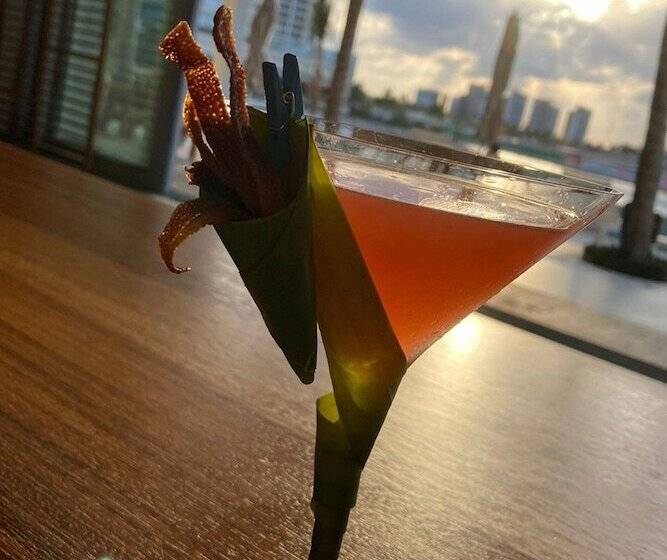 Отель Renaissance Cancun Resort & Marina