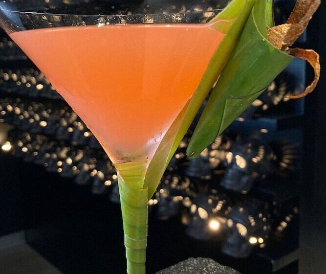 Отель Renaissance Cancun Resort & Marina