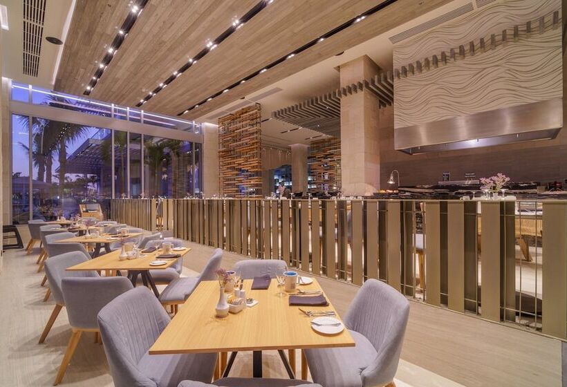 호텔 Renaissance Cancun Resort & Marina