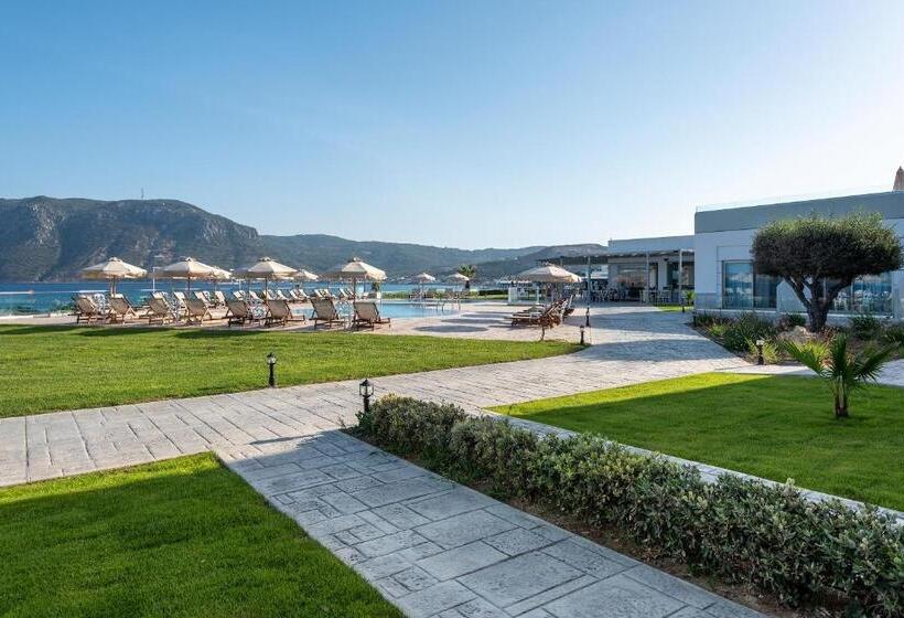 Отель Royal Bay Suites