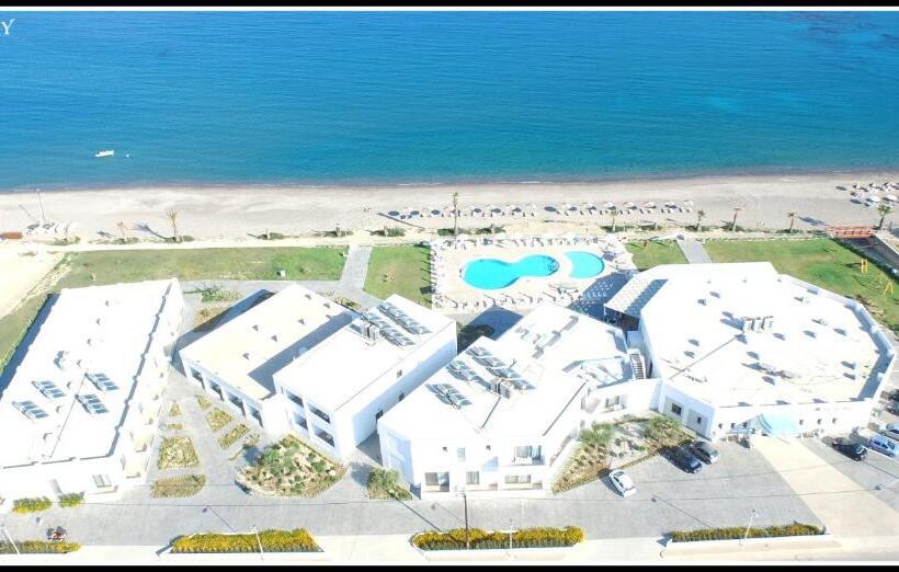 Отель Royal Bay Suites