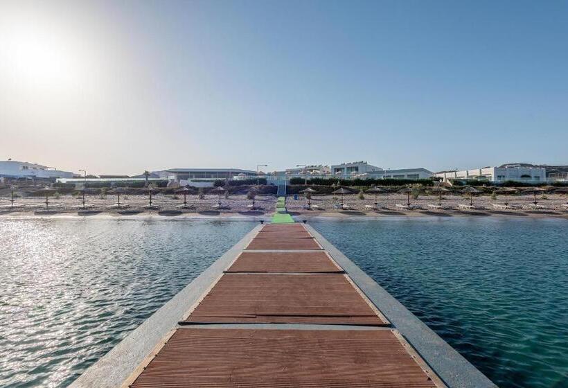 Отель Royal Bay Suites