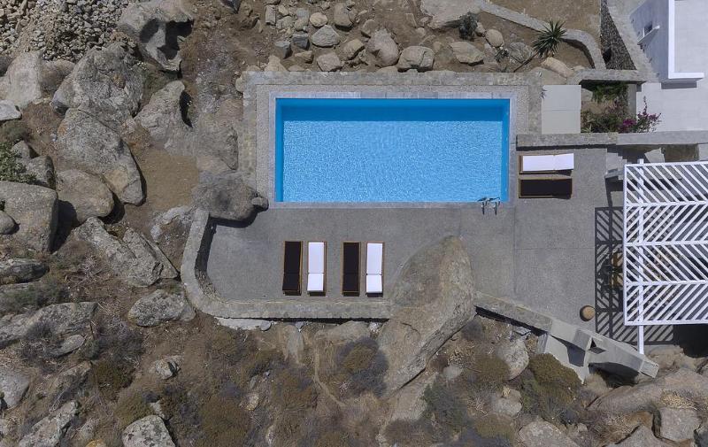 ホテル Sealine Villas