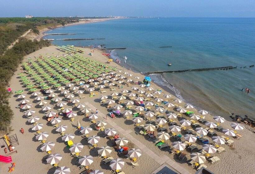Отель Club Del Sole Spina Family Camping Village
