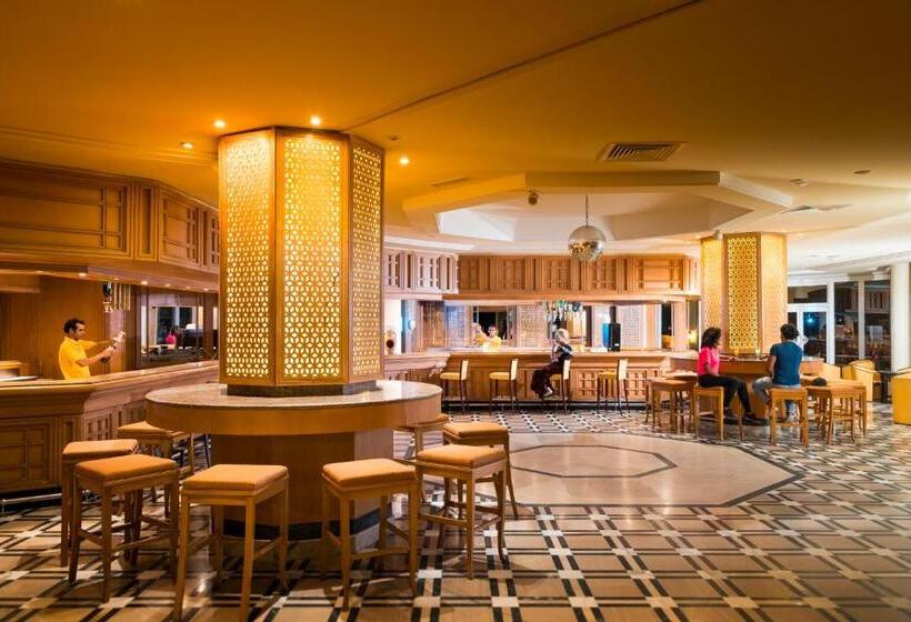 호텔 Thabraca Thalasso & Diving