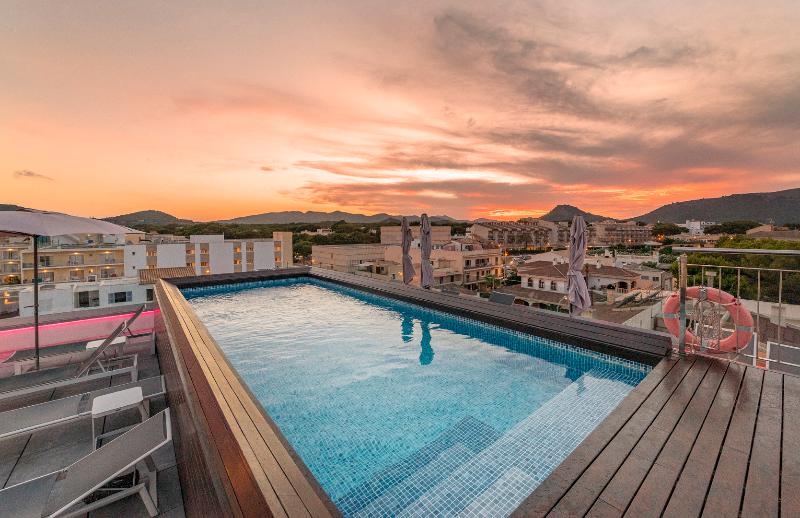 酒店 The Place   Adults Only