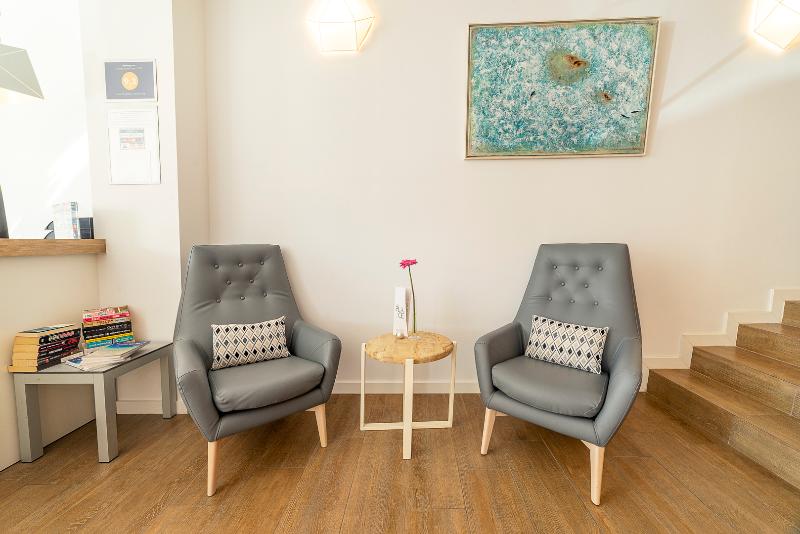 酒店 The Place   Adults Only