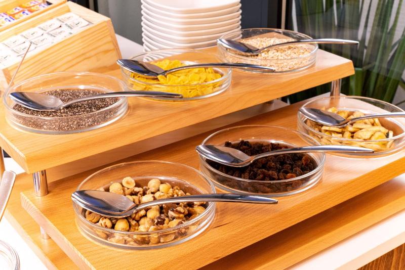 酒店 The Place   Adults Only