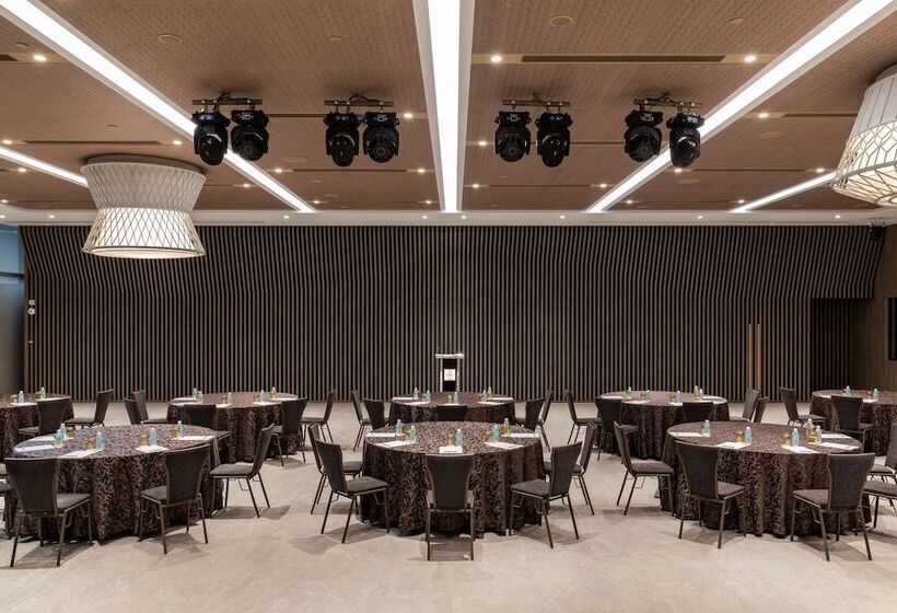 Village Hotel Sentosa By Far East Hospitality