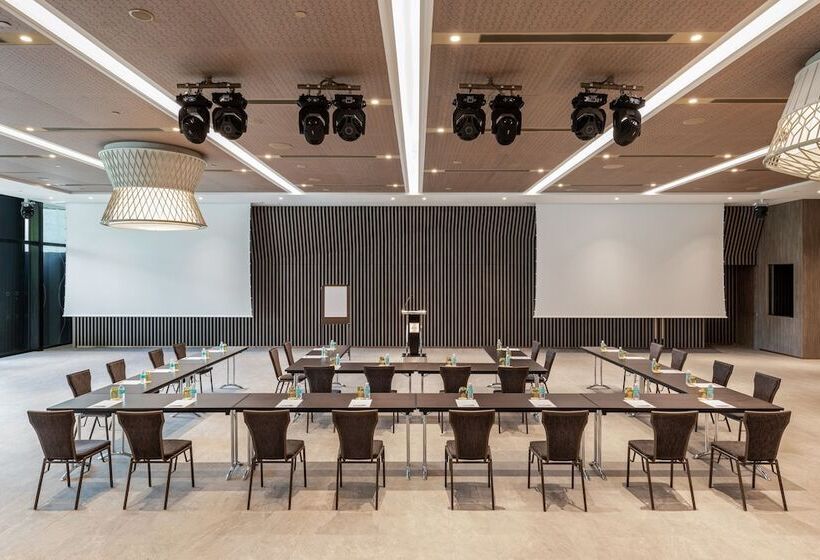 Village Hotel Sentosa By Far East Hospitality