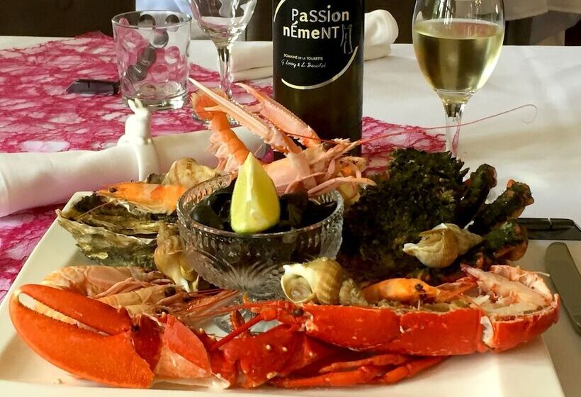 Logis Hotel La Croix Du Sud