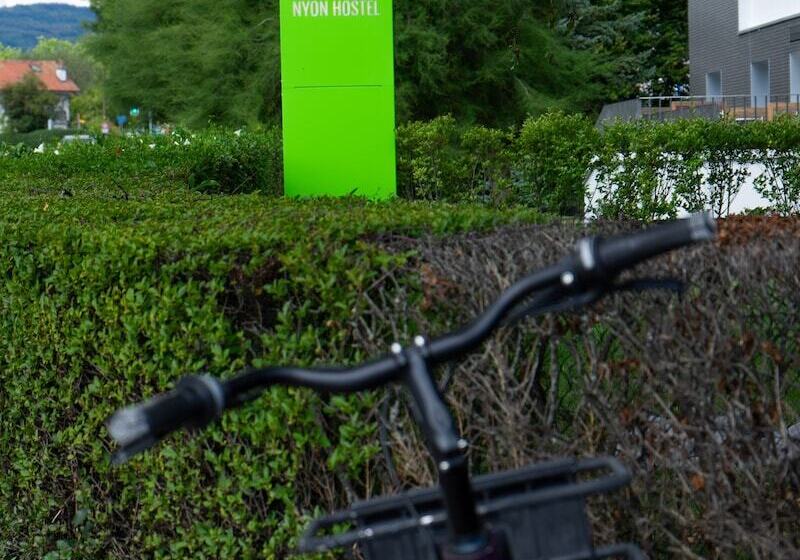 Nyon Hostel