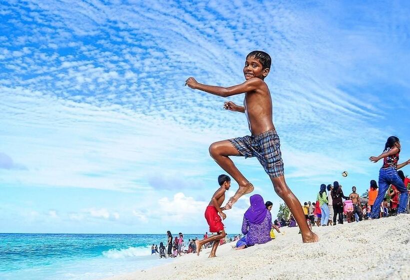 پانسیون Equator Residence