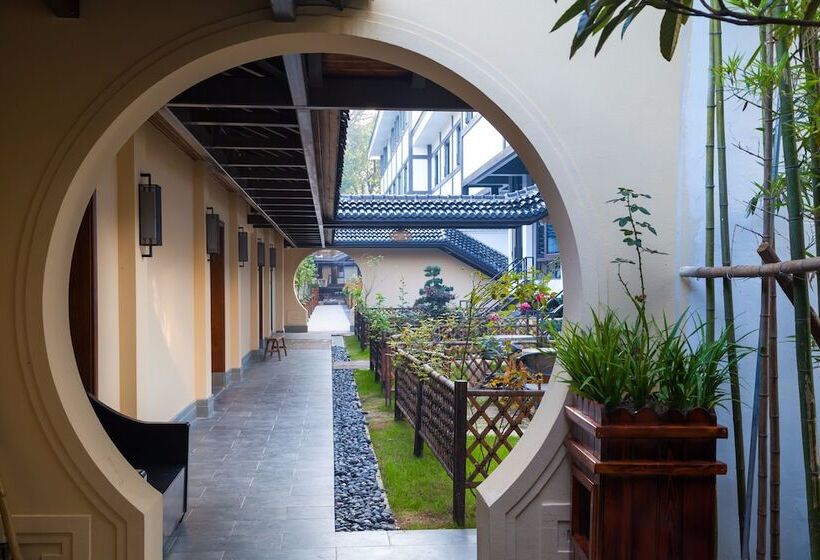 بنسيون Admirable Day