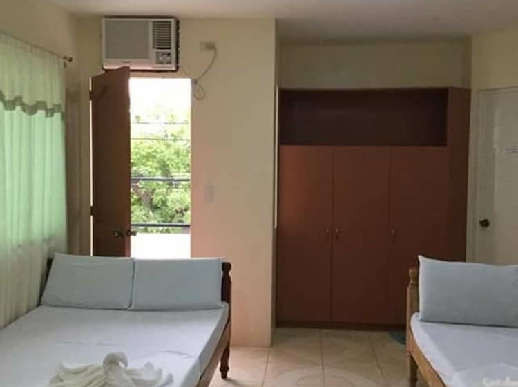 פנסיון N & F Guest House