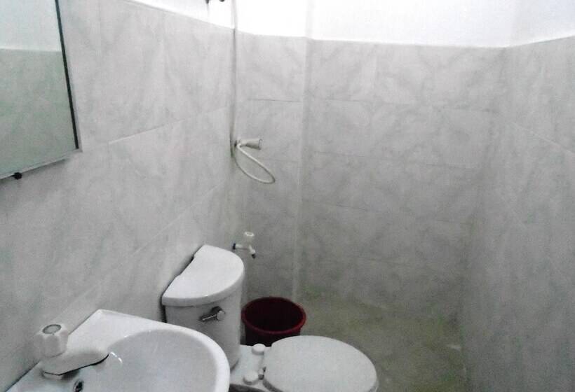 פנסיון N & F Guest House