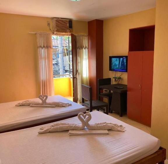 פנסיון N & F Guest House