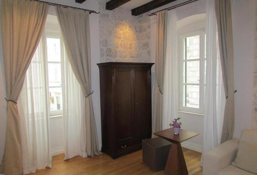 膳宿费 Blasius Residence