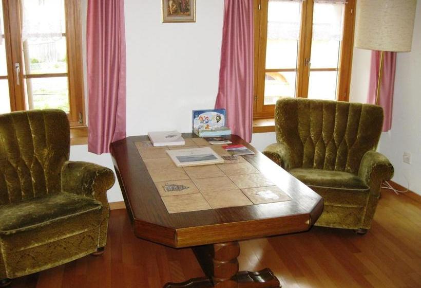 بنسيون Pensiun Garni Plaz