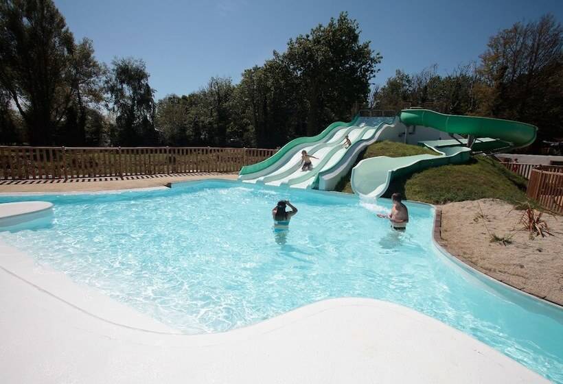 リゾートホテル Domaine Résidentiel De Plein Air Odalys Le Vorlen