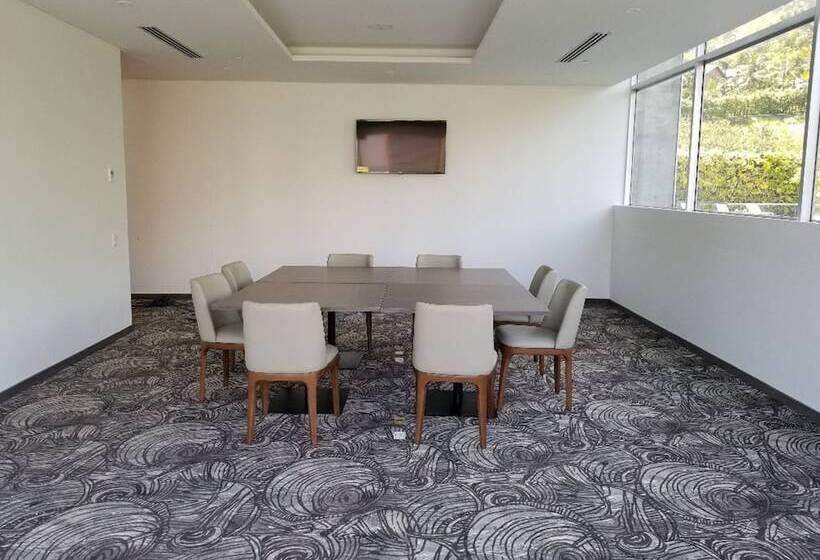 Estelar La Torre Suites