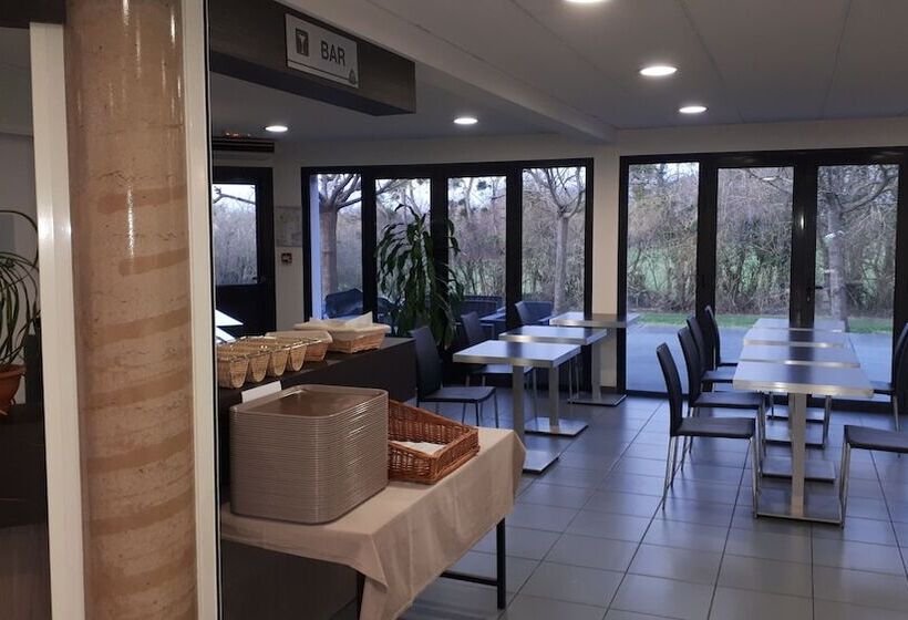 Отель Akena La Ferte Bernard