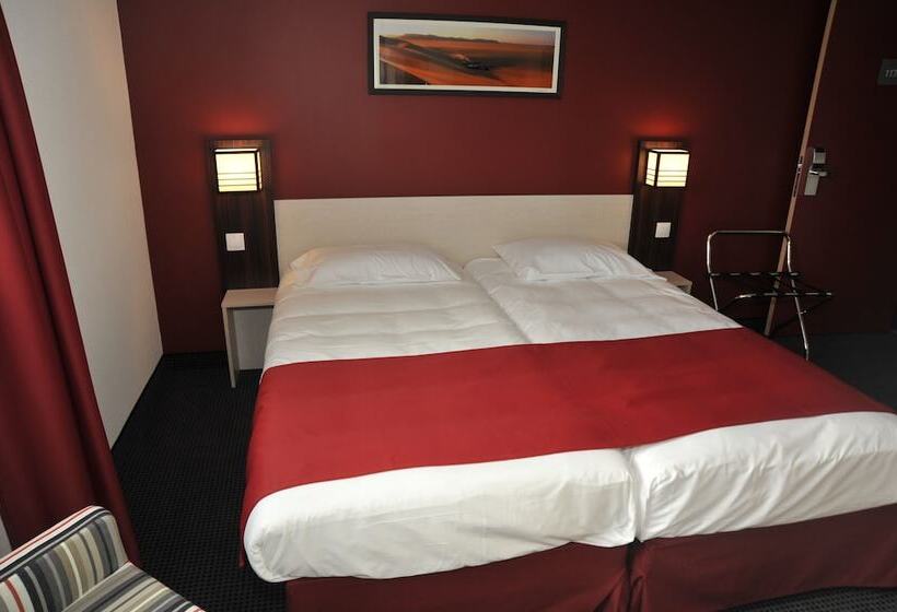 Отель Akena La Ferte Bernard