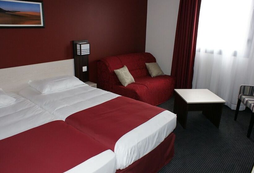 Отель Akena La Ferte Bernard