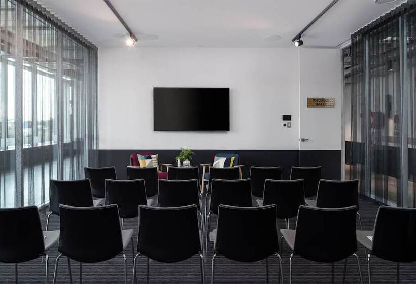 酒店 Atura Adelaide Airport