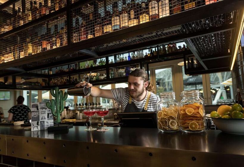 酒店 Atura Adelaide Airport