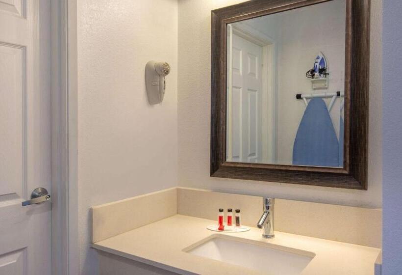 فندق Baymont By Wyndham Roseburg