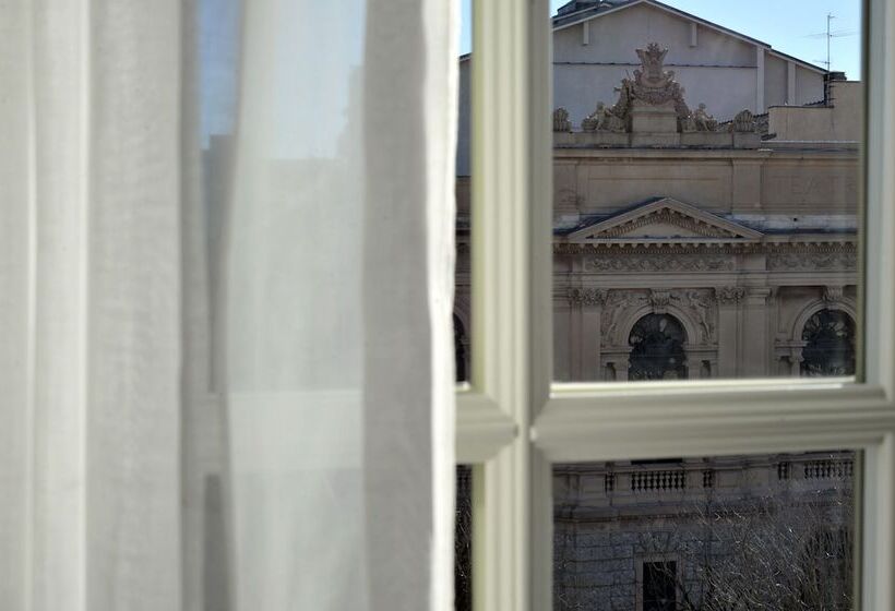 هتل Bergamo Inn 43