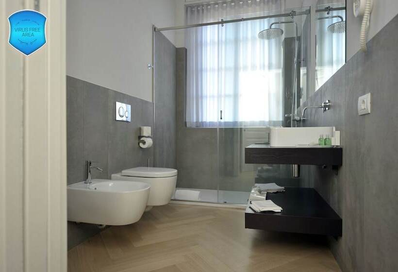 هتل Bergamo Inn 43