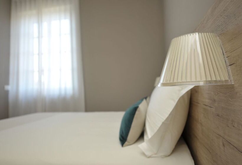 هتل Bergamo Inn 43