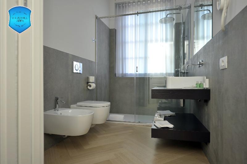 هتل Bergamo Inn 43