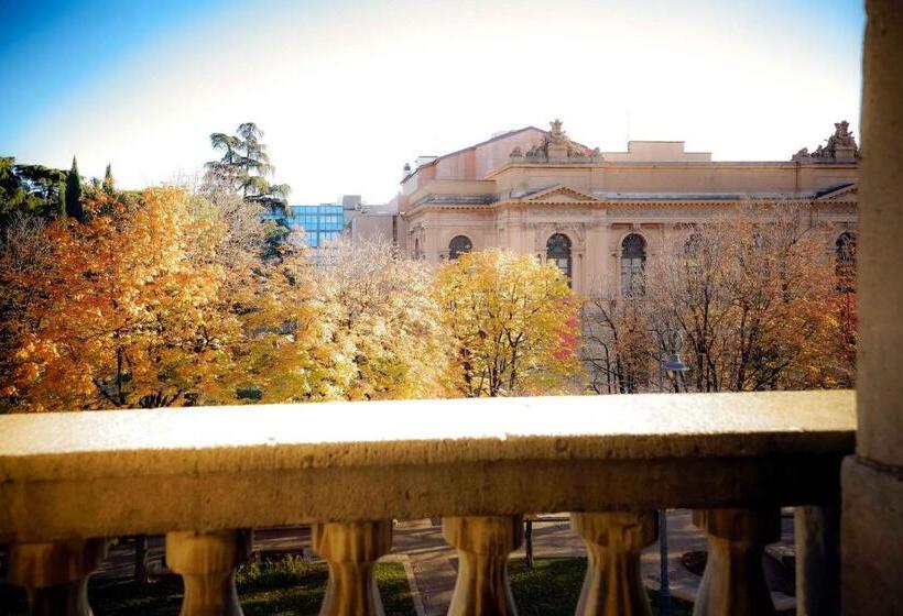 هتل Bergamo Inn 43