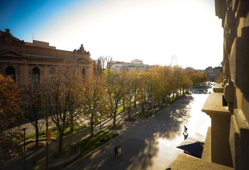 هتل Bergamo Inn 43