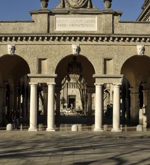 هتل Bergamo Inn 43