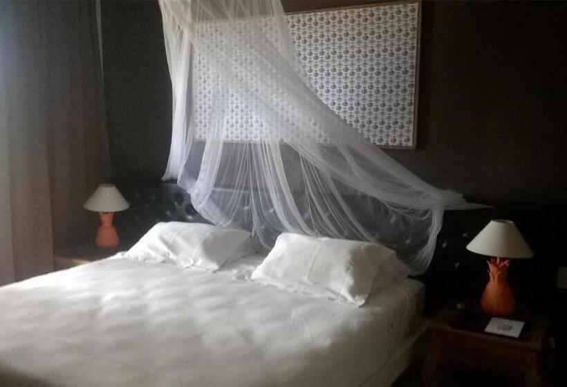 Отель Zebra Boutique