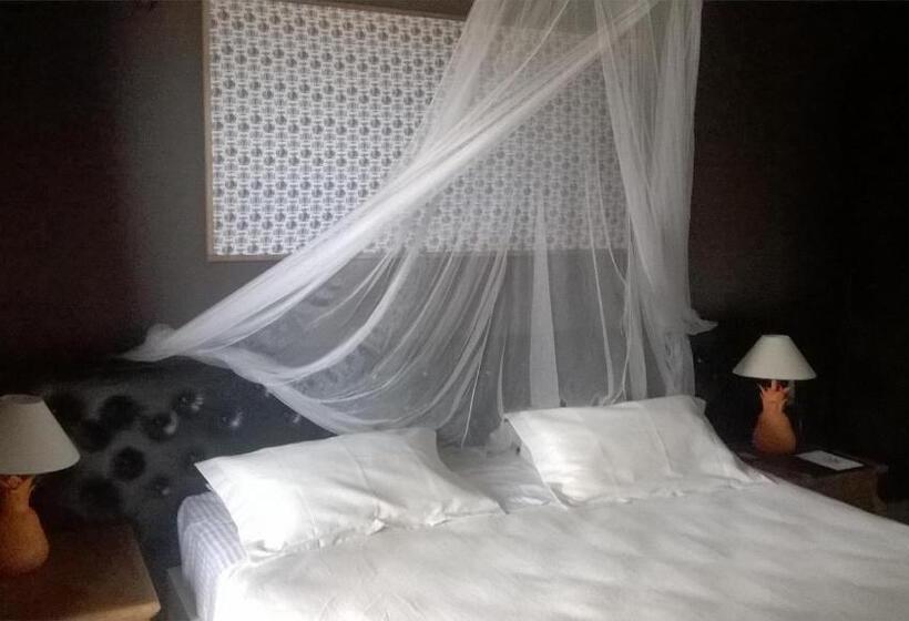 Отель Zebra Boutique