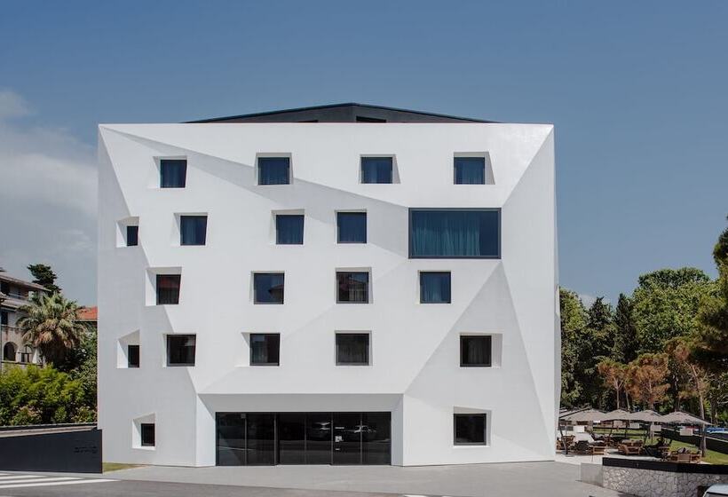 هتل Briig Boutique