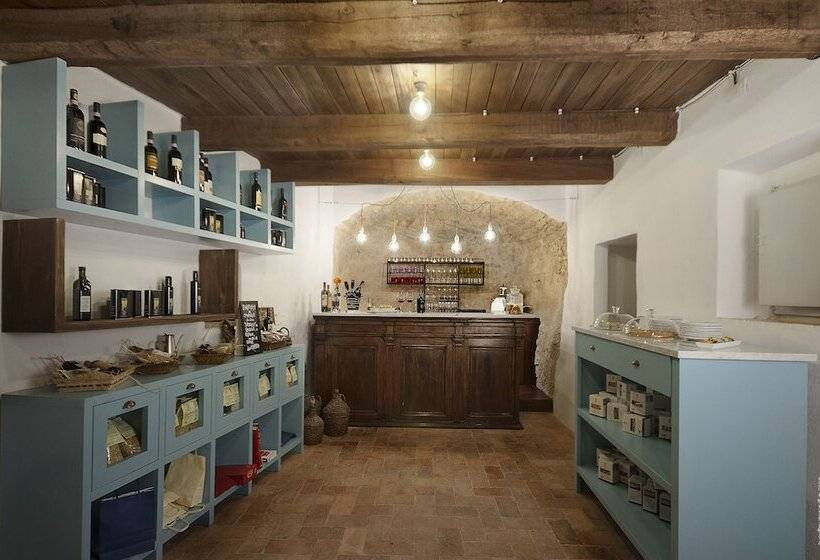 בית מלון כפרי Castello Di Postignano Relais