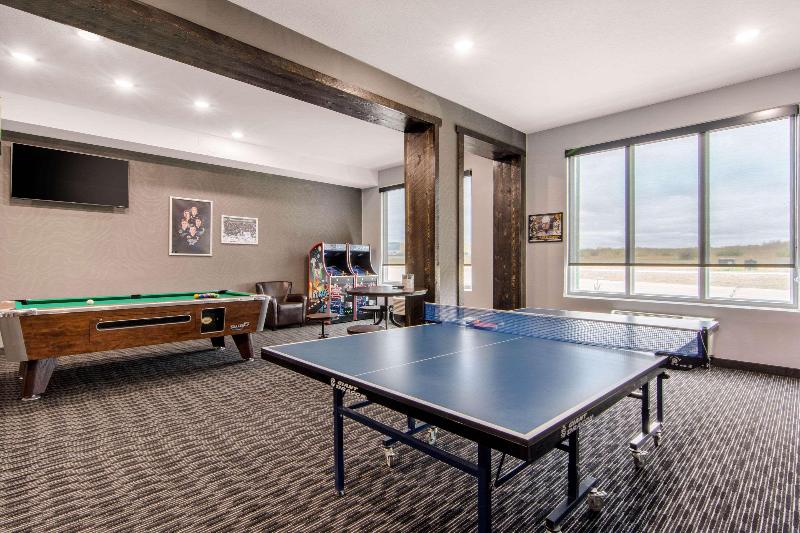 هتل Comfort Inn & Suites