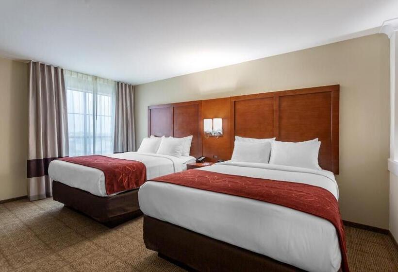 Отель Comfort Suites