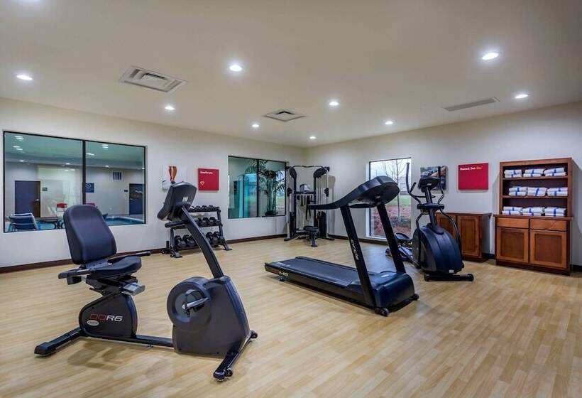 Отель Comfort Suites