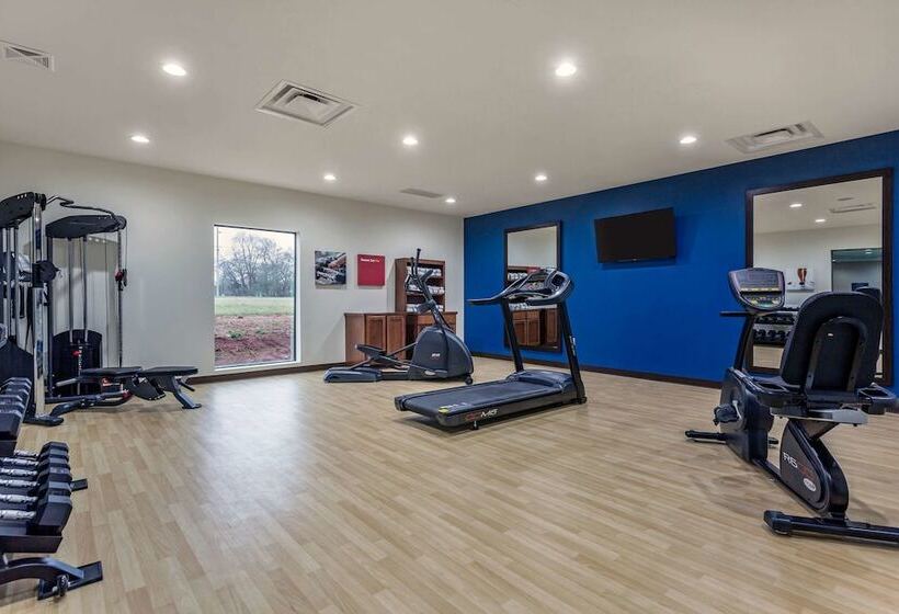 Отель Comfort Suites