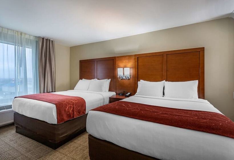 Отель Comfort Suites