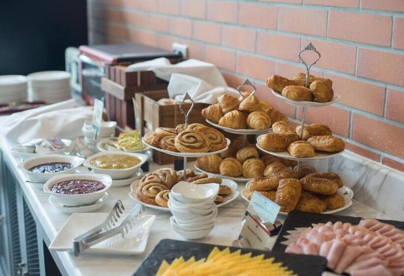 فندق Coral Tree Villa Hua Hin