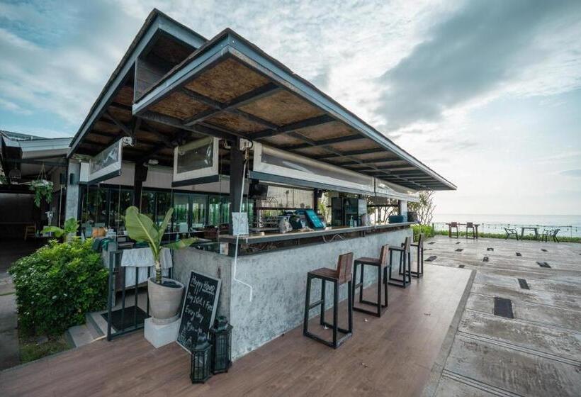 هتل Coral Tree Villa Hua Hin