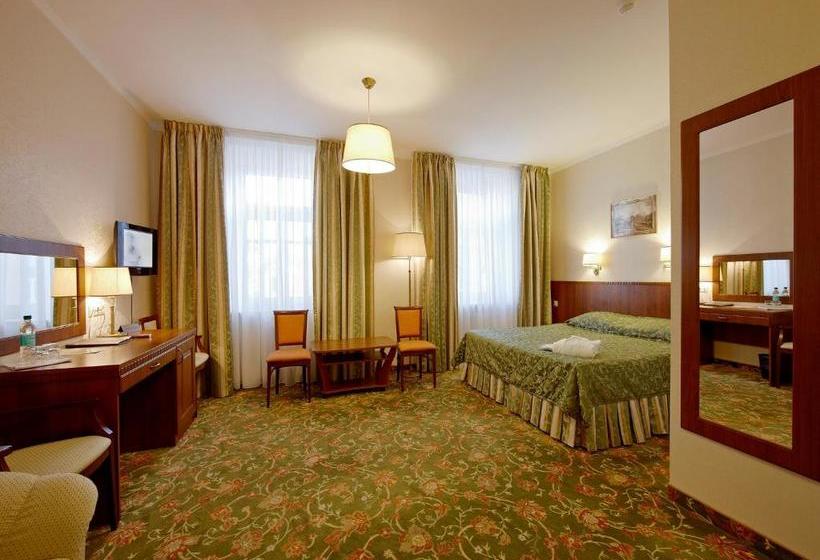 هتل Dvor Podznoeva Business Building